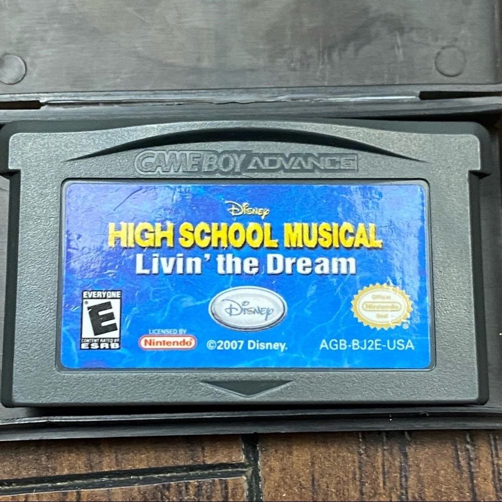 HIGH SCHOOL MUSICAL: LIVIN' THE DREAM NINTENDO GAMEBOY ADVANCE SP GBA - Picture 2 of 4